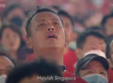 Man_Seen_Crying_During_NDP_Singapore_2022