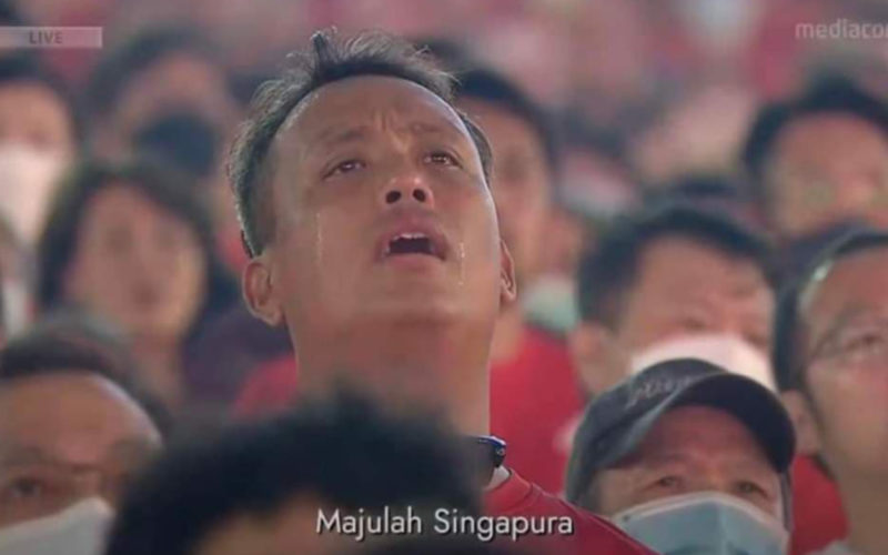 Man_Seen_Crying_During_NDP_Singapore_2022