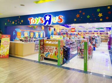 United-Square-Shopping-Mall-toys-r-u